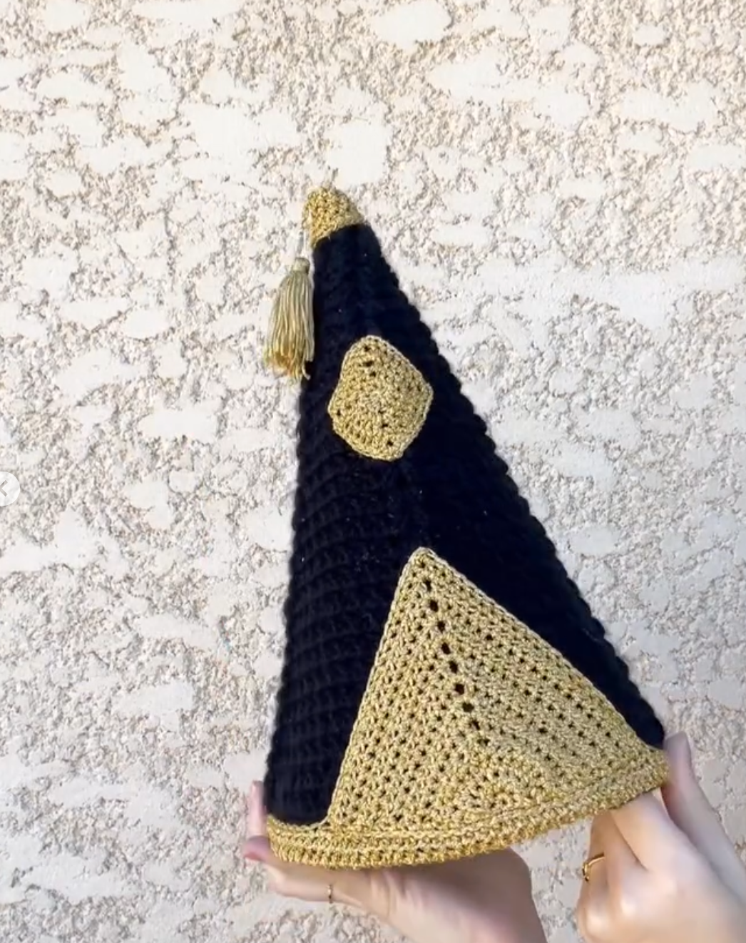 Pointy Hat |  DRAFT crochet pattern | advanced beginner level